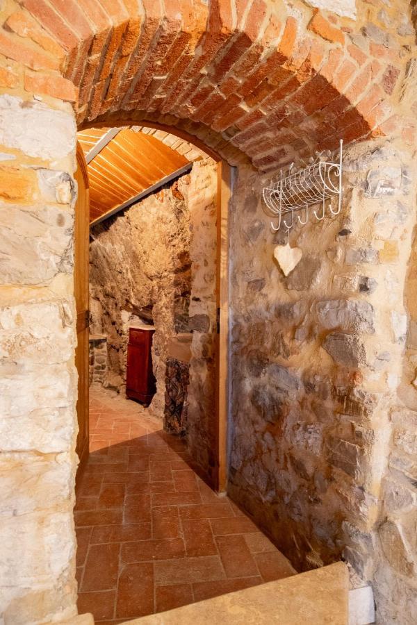 La Casetta Nel Borgo Castelnuovo di Val di Cecina Exterior photo