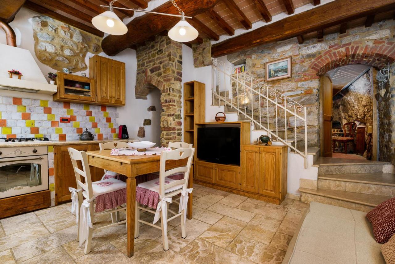 La Casetta Nel Borgo Castelnuovo di Val di Cecina Exterior photo